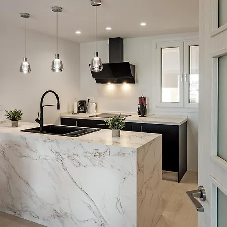 - Steps From The & Historic Center *